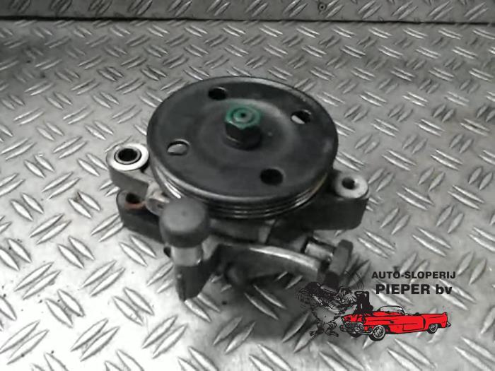 Gebruikte Servopomp Hyundai Coupe 2.0i 16V CVVT Prijs € 52,50 Margeregeling aangeboden door Autosloperij Pieper BV
