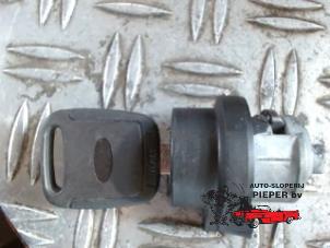 Gebruikte Kontaktslot + Sleutel Volkswagen Caddy III (2KA,2KH,2CA,2CH) 2.0 SDI Prijs € 52,50 Margeregeling aangeboden door Autosloperij Pieper BV