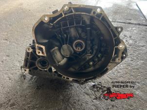 Gebruikte Versnellingsbak Opel Corsa B (73/78/79) 1.4i Prijs op aanvraag aangeboden door Autosloperij Pieper BV