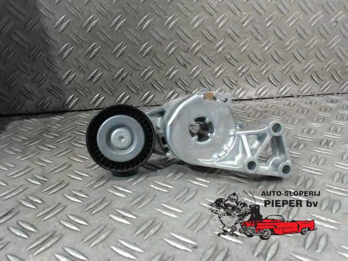 Gebruikte Spanrol Multiriem Volkswagen Golf IV (1J1) 2.0 Prijs € 26,25 Margeregeling aangeboden door Autosloperij Pieper BV