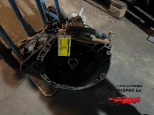 Gebruikte Versnellingsbak Renault Laguna III (BT) 2.0 16V Prijs € 315,00 Margeregeling aangeboden door Autosloperij Pieper BV