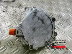 Gebruikte Vacuumpomp (Benzine) Volkswagen Golf V (1K1) 2.0 TFSI GTI 16V Prijs € 52,50 Margeregeling aangeboden door Autosloperij Pieper BV