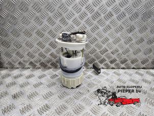 Gebruikte Benzinepomp Mitsubishi Space Star (DG) 1.6 16V Prijs € 52,50 Margeregeling aangeboden door Autosloperij Pieper BV