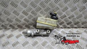 Gebruikte Hoofdremcilinder Renault Scénic I (JA) 1.6 16V Prijs € 26,25 Margeregeling aangeboden door Autosloperij Pieper BV