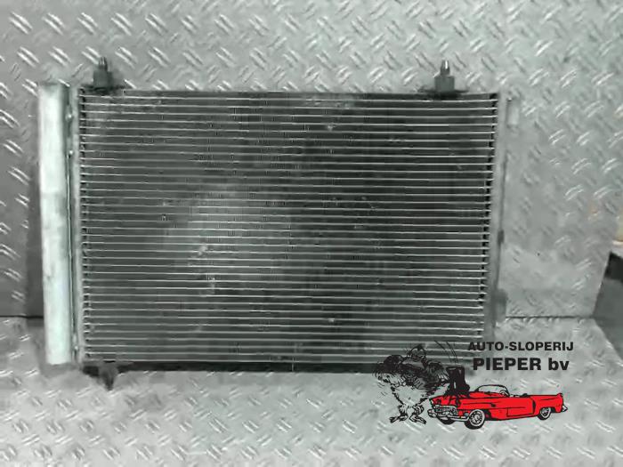 Gebruikte Airco Condensor Peugeot Partner (GC/GF/GG/GJ/GK) 1.6 HDI 75 Phase 2 Prijs € 36,75 Margeregeling aangeboden door Autosloperij Pieper BV