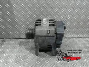 Gebruikte Alternator Renault Trafic New (FL) 2.0 dCi 16V 115 Prijs op aanvraag aangeboden door Autosloperij Pieper BV