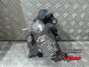 Gebruikte Dieselpomp Renault Trafic New (FL) 2.0 dCi 16V 115 Prijs op aanvraag aangeboden door Autosloperij Pieper BV