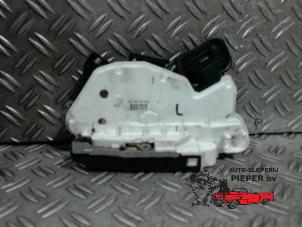 Gebruikte Deurslot Mechaniek 4Deurs links-voor Volkswagen Golf VI (5K1) 1.4 TSI 122 16V Prijs € 42,00 Margeregeling aangeboden door Autosloperij Pieper BV