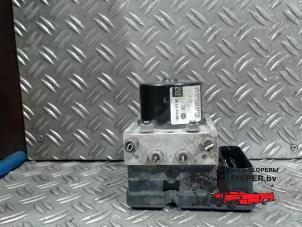 Gebruikte ABS Pomp Volkswagen Golf VI (5K1) 1.4 TSI 122 16V Prijs € 78,75 Margeregeling aangeboden door Autosloperij Pieper BV