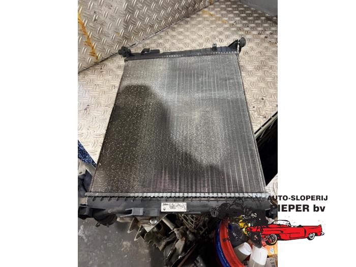Gebruikte Radiateur Renault Twingo II (CN) 1.2 Prijs € 42,00 Margeregeling aangeboden door Autosloperij Pieper BV