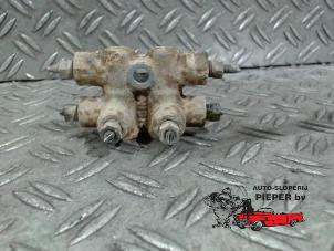 Gebruikte Remdrukverdeler Mitsubishi Colt (CJ) 1.6 GLXi 16V Prijs op aanvraag aangeboden door Autosloperij Pieper BV