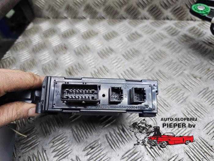 Raammotor Portier van een Peugeot 307 CC (3B) 2.0 16V 2005