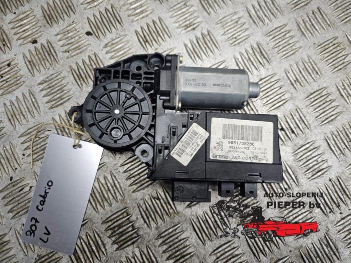 Raammotor Portier van een Peugeot 307 CC (3B) 2.0 16V 2005