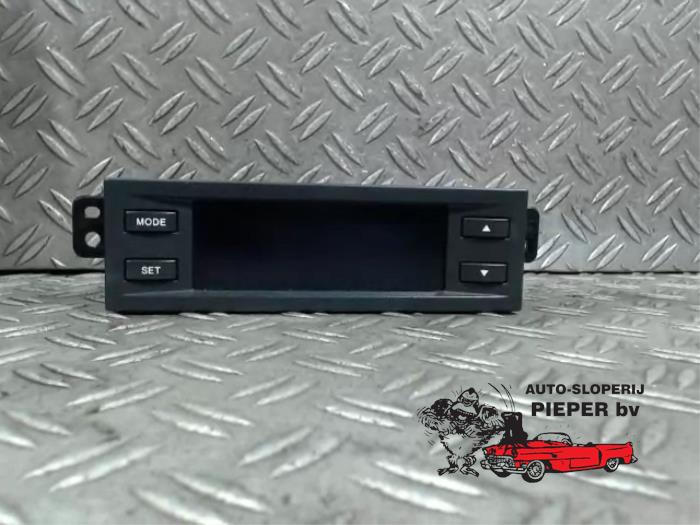 Gebruikte Display Interieur Chevrolet Captiva (C100) 2.4 16V 4x4 Prijs € 47,25 Margeregeling aangeboden door Autosloperij Pieper BV