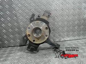 Gebruikte Asschenkel links-voor Opel Astra H (L48) 1.4 16V Twinport Prijs € 36,75 Margeregeling aangeboden door Autosloperij Pieper BV