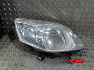 Gebruikte Koplamp rechts Peugeot Bipper (AA) 1.4 HDi Prijs € 63,00 Margeregeling aangeboden door Autosloperij Pieper BV