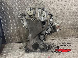 Gebruikte Distributiedeksel Ford Focus 3 1.0 Ti-VCT EcoBoost 12V 100 Prijs € 73,50 Margeregeling aangeboden door Autosloperij Pieper BV