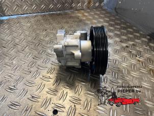 Gebruikte Servopomp Mercedes E (W210) 2.4 E-240 V6 18V Prijs € 52,50 Margeregeling aangeboden door Autosloperij Pieper BV