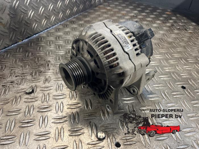 Gebruikte Alternator Volkswagen Golf III (1H1) 1.6 i Prijs € 42,00 Margeregeling aangeboden door Autosloperij Pieper BV