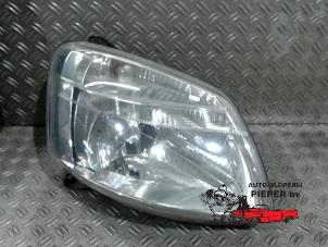 Gebruikte Koplamp rechts Citroen Berlingo 1.9 D Prijs € 36,75 Margeregeling aangeboden door Autosloperij Pieper BV