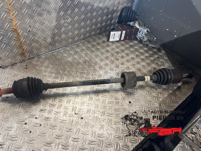 Gebruikte Steekas rechts-voor Fiat Grande Punto (199) 1.2 Prijs € 36,75 Margeregeling aangeboden door Autosloperij Pieper BV