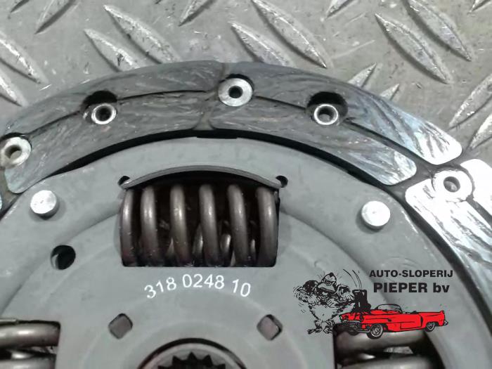 Koppelingsset (compleet) van een Peugeot 207/207+ (WA/WC/WM) 1.4 2007