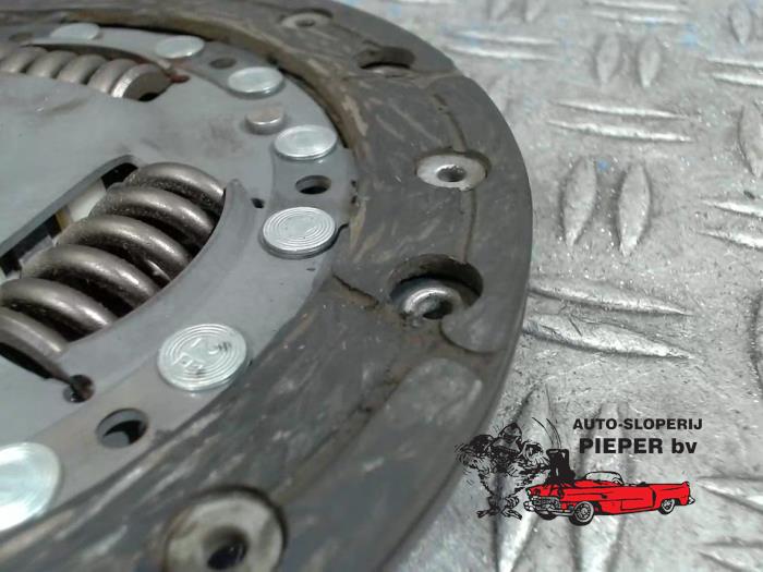 Koppelingsset (compleet) van een Peugeot 207/207+ (WA/WC/WM) 1.4 2007