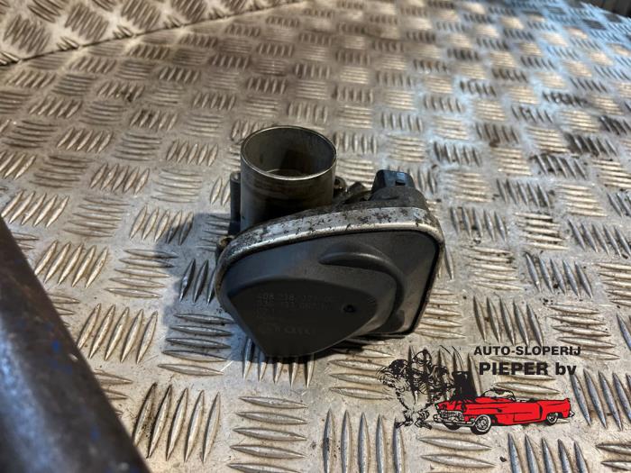Gasklephuis van een Seat Cordoba Vario (6K5) 1.4 16V 2002