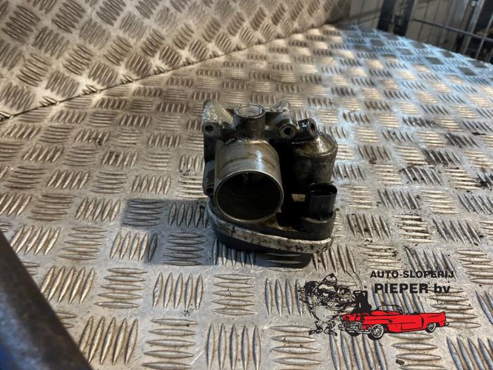 Gasklephuis van een Seat Cordoba Vario (6K5) 1.4 16V 2002