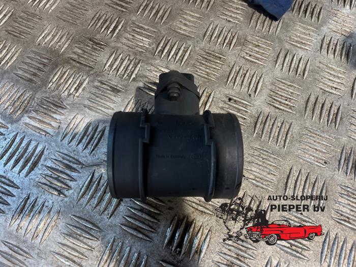 Gebruikte Luchtmassameter Opel Zafira (F75) 2.0 16V Turbo OPC Prijs € 78,75 Margeregeling aangeboden door Autosloperij Pieper BV