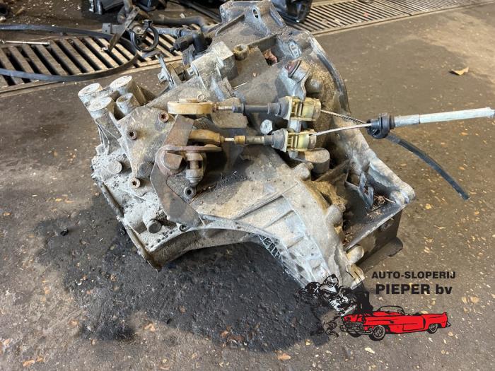 Gebruikte Versnellingsbak Opel Zafira (F75) 2.0 16V Turbo OPC Prijs € 262,50 Margeregeling aangeboden door Autosloperij Pieper BV