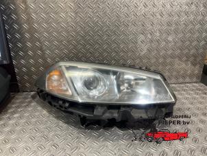 Gebruikte Koplamp rechts Renault Megane II (BM/CM) 2.0 16V Turbo Prijs op aanvraag aangeboden door Autosloperij Pieper BV