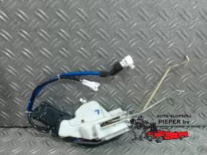 Gebruikte Deurslot Mechaniek 4Deurs links-voor Suzuki Wagon-R+ (RB) 1.0 Prijs op aanvraag aangeboden door Autosloperij Pieper BV