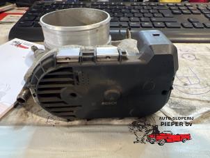 Gebruikte Gasklephuis Opel Antara (LA6) 2.4 16V 4x4 Prijs € 89,25 Margeregeling aangeboden door Autosloperij Pieper BV