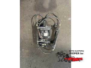 Gebruikte Handrem motor Renault Scénic II (JM) 1.6 16V Prijs € 183,75 Margeregeling aangeboden door Autosloperij Pieper BV