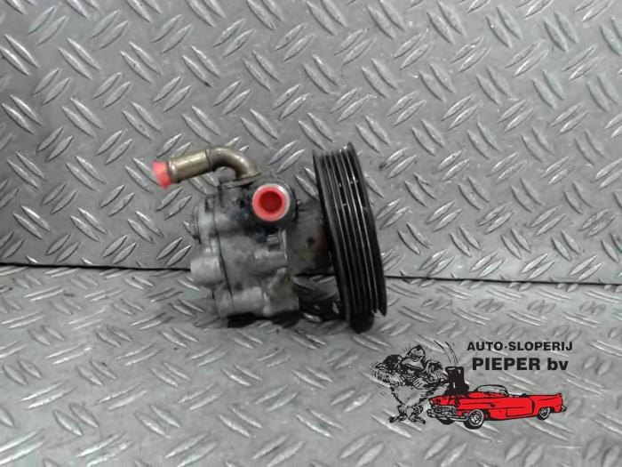 Gebruikte Pomp Servo Audi A3 (8L1) 1.6 Prijs € 42,00 Margeregeling aangeboden door Autosloperij Pieper BV