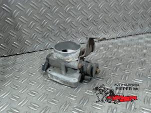 Gebruikte Gasklephuis Ford Fiesta 5 (JD/JH) 1.3 Prijs € 42,00 Margeregeling aangeboden door Autosloperij Pieper BV