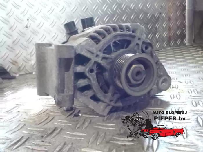 Gebruikte Alternator Ford Focus 1 1.4 16V Prijs € 42,00 Margeregeling aangeboden door Autosloperij Pieper BV