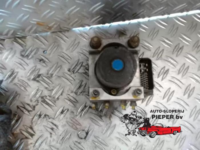 Gebruikte ABS Pomp Honda Jazz (GD/GE2/GE3) 1.2 i-DSi Prijs € 94,50 Margeregeling aangeboden door Autosloperij Pieper BV