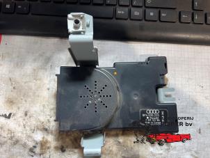 Gebruikte Alarm sirene Audi A3 Sportback (8PA) 2.0 TFSI 16V Prijs op aanvraag aangeboden door Autosloperij Pieper BV