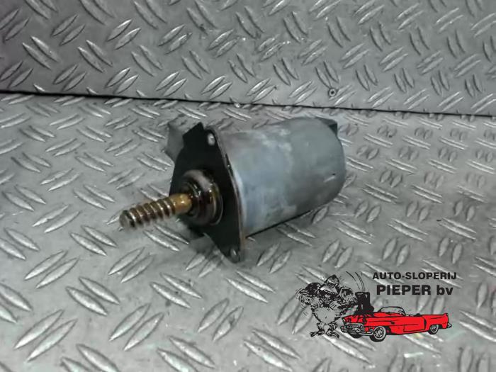 Gebruikte Nokkenas Verstelling Mini Mini (R56) 1.4 16V One Prijs € 42,00 Margeregeling aangeboden door Autosloperij Pieper BV