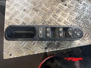 Gebruikte Raam schakelaar elektrisch Peugeot 207 SW (WE/WU) 1.6 16V Prijs € 36,75 Margeregeling aangeboden door Autosloperij Pieper BV