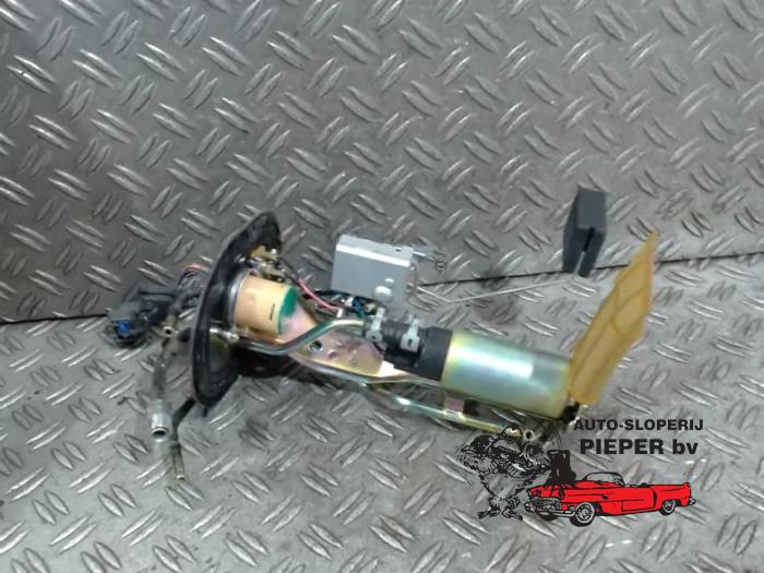 Gebruikte Tank element Pomp Toyota Starlet (EP8/NP8) 1.3 Friend,XLi 12V Prijs € 36,75 Margeregeling aangeboden door Autosloperij Pieper BV