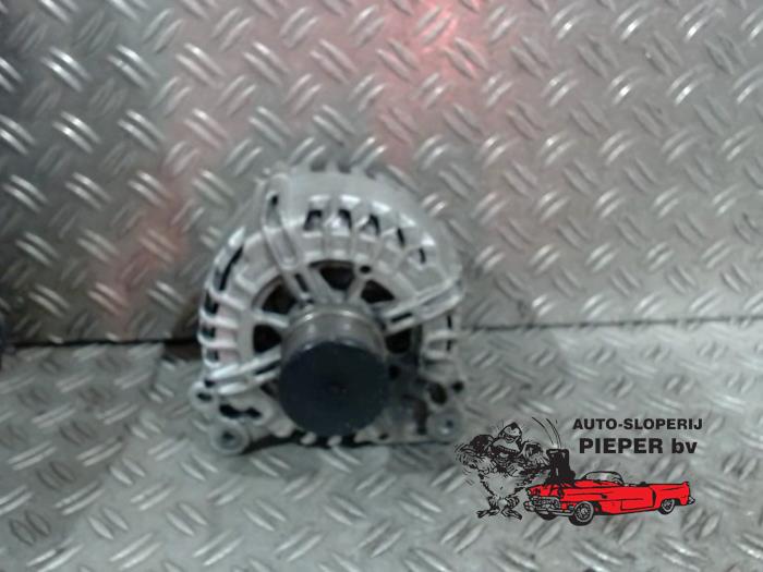 Gebruikte Dynamo Volkswagen Transporter T5 2.0 TDI DRF Prijs € 63,00 Margeregeling aangeboden door Autosloperij Pieper BV