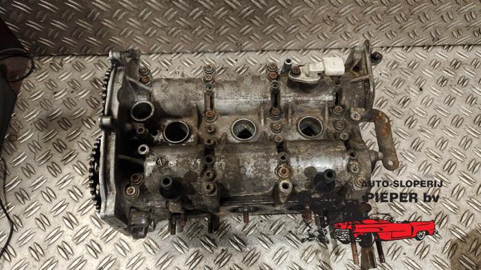 Cilinderkop van een Volkswagen Polo IV (9N1/2/3) 1.2 12V 2005