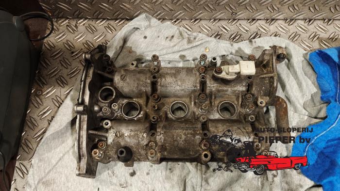 Cilinderkop van een Volkswagen Polo IV (9N1/2/3) 1.2 12V 2005