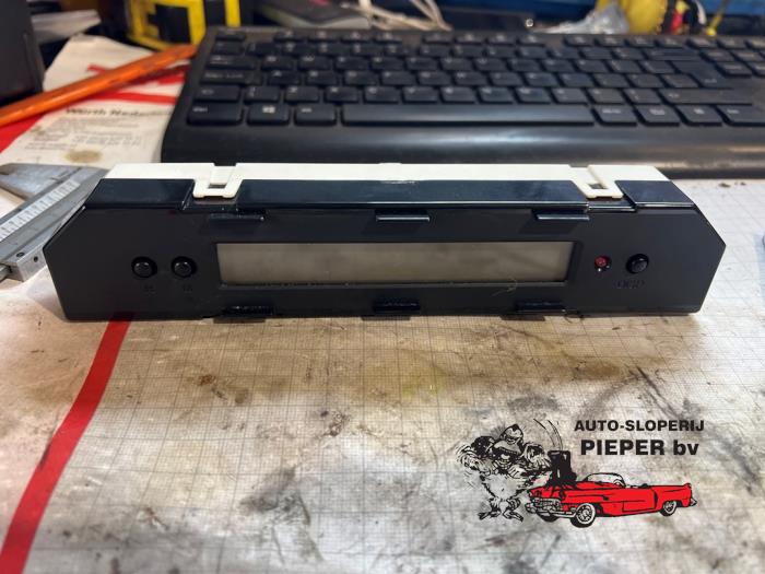Gebruikte Display Interieur Suzuki Swift (ZA/ZC/ZD1/2/3/9) 1.3 VVT 16V Prijs € 31,50 Margeregeling aangeboden door Autosloperij Pieper BV