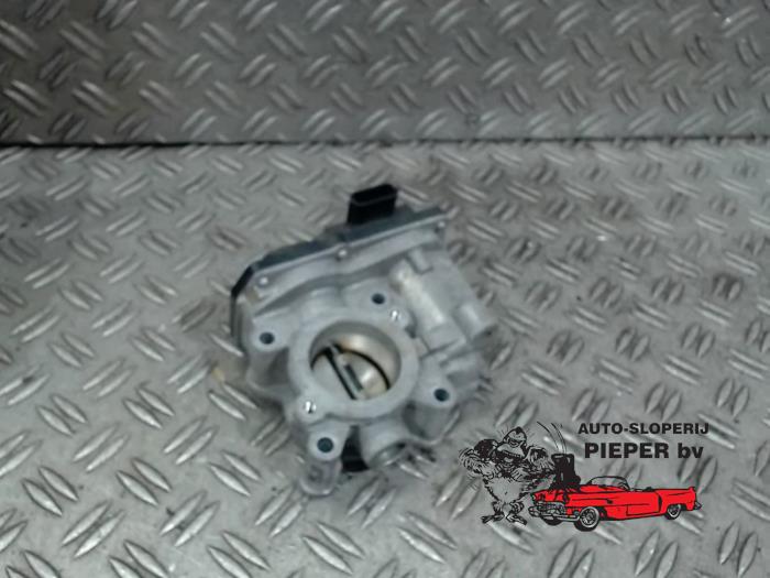 Gebruikte Gasklephuis Renault Clio III Estate/Grandtour (KR) 1.2 16V TCE 100 Prijs € 63,00 Margeregeling aangeboden door Autosloperij Pieper BV
