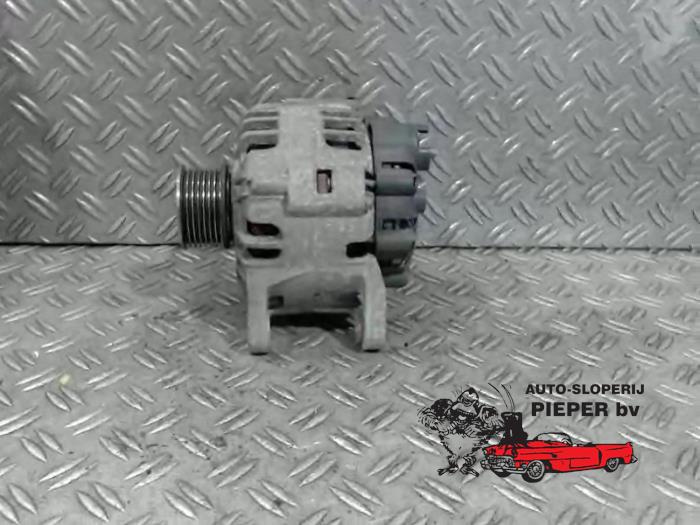 Gebruikte Dynamo Renault Clio III Estate/Grandtour (KR) 1.2 16V TCE 100 Prijs € 47,25 Margeregeling aangeboden door Autosloperij Pieper BV