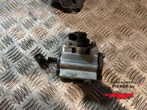 Gebruikte Hogedrukpomp Volkswagen Touran (1T1/T2) 2.0 FSI 16V Prijs € 157,50 Margeregeling aangeboden door Autosloperij Pieper BV